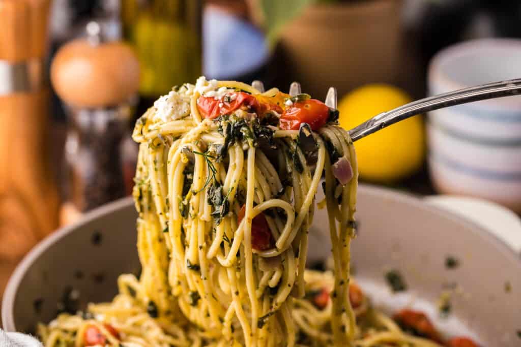 spaghetti and herbs